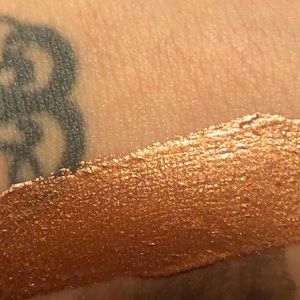 Younique beachfront cream shadow crystal cove